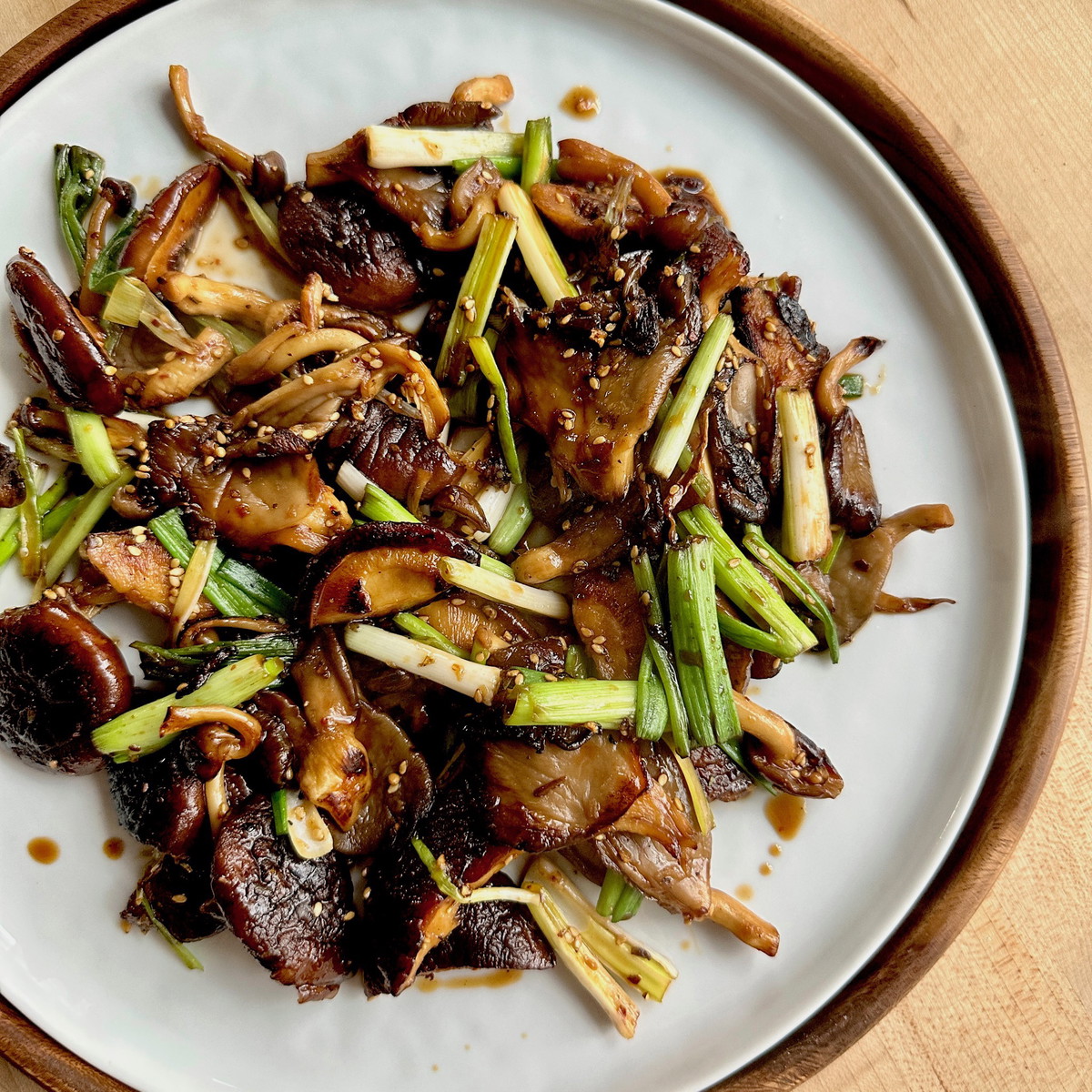 A bowl of Mushroom Bulgogi